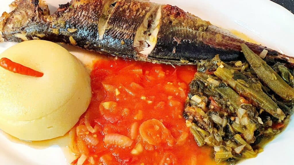 carapau frito com molho de tomate