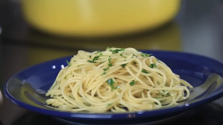 Macarrão Alho e Óleo na Airfryer: Aroma Irresistível!