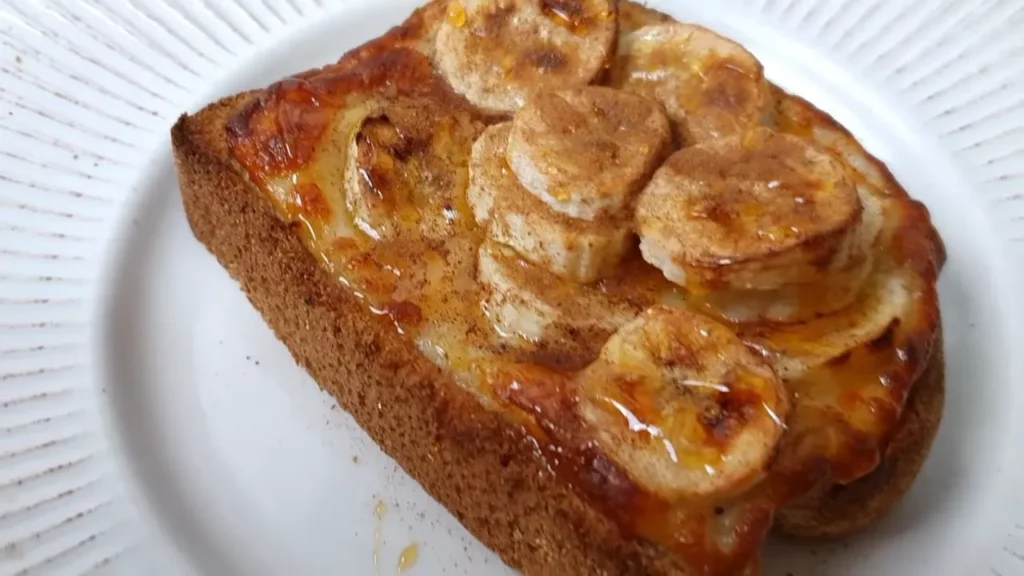 pao de forma com banana na airfryer
